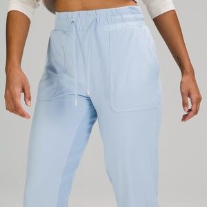 Beyond Studio Crop *Lined